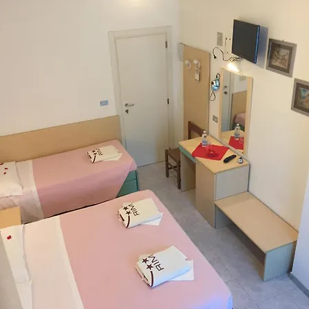 佩欧尼亚酒店 里米尼