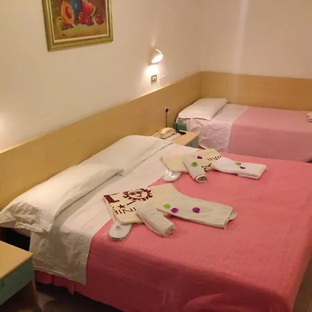佩欧尼亚酒店 里米尼